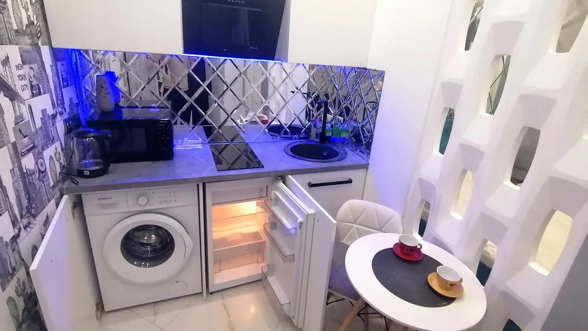 Сам Центр Міста! Оперний 5Хв Apartment Lviv
